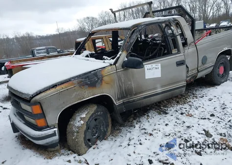 1998 Chevrolet K1500 Fleetside z USA, uszkodzony, nr VIN 2GCEK19R1W1206125